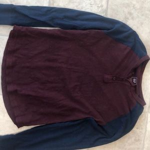 GAP long sleeve tee